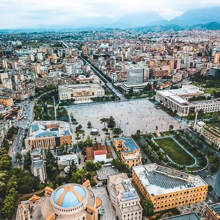 Days Free Parking Appartamento Tirana