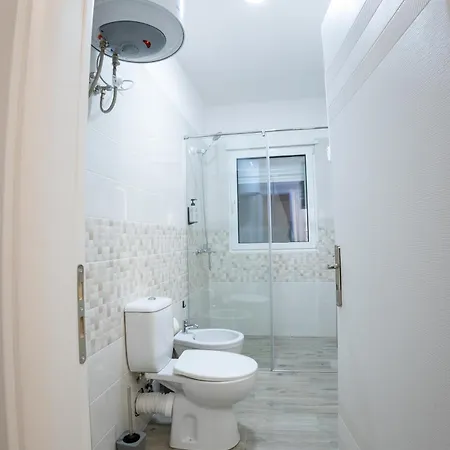 Appartement Days Free Parking Tirana