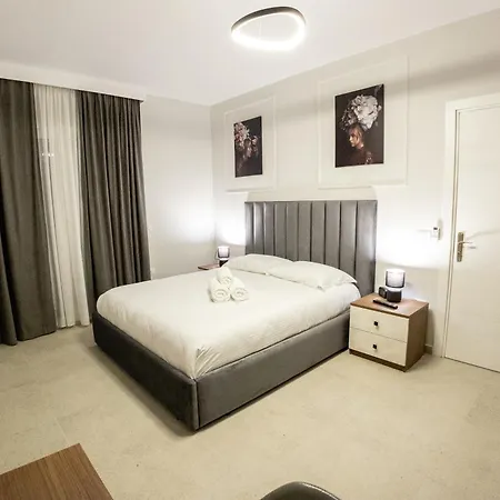 Apartment Days Free Parking