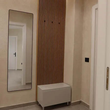 Days Free Parking Apartamento Tirana