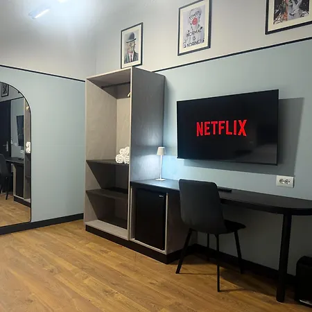 Days Free Parking Apartamento Tirana